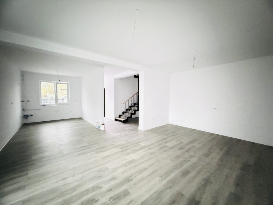 Duplex modern 4 camere, 101mp utili, 300mp teren in Utvin