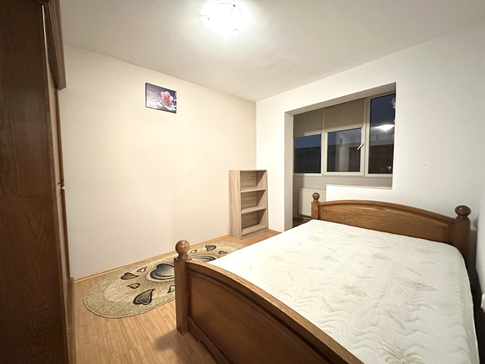 Apartament spatios, 3 camere, etajul 3 - zona Cetatii