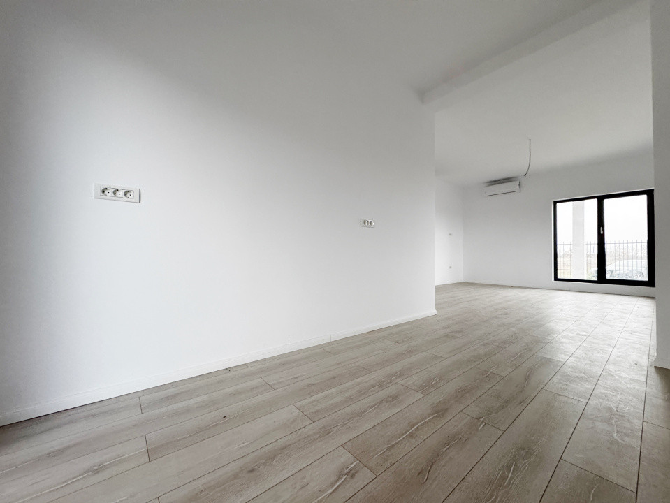 Casa individuala 4 camere,648mp teren,93mp utili, asfalt -Mosnita Noua