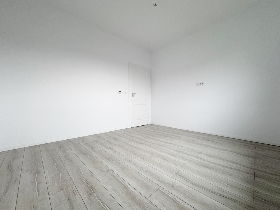 Casa individuala 4 camere,648mp teren,93mp utili, asfalt -Mosnita Noua