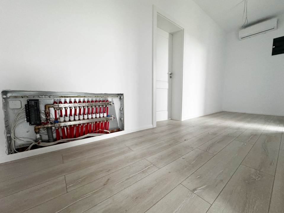 Casa individuala 4 camere,648mp teren,93mp utili, asfalt -Mosnita Noua