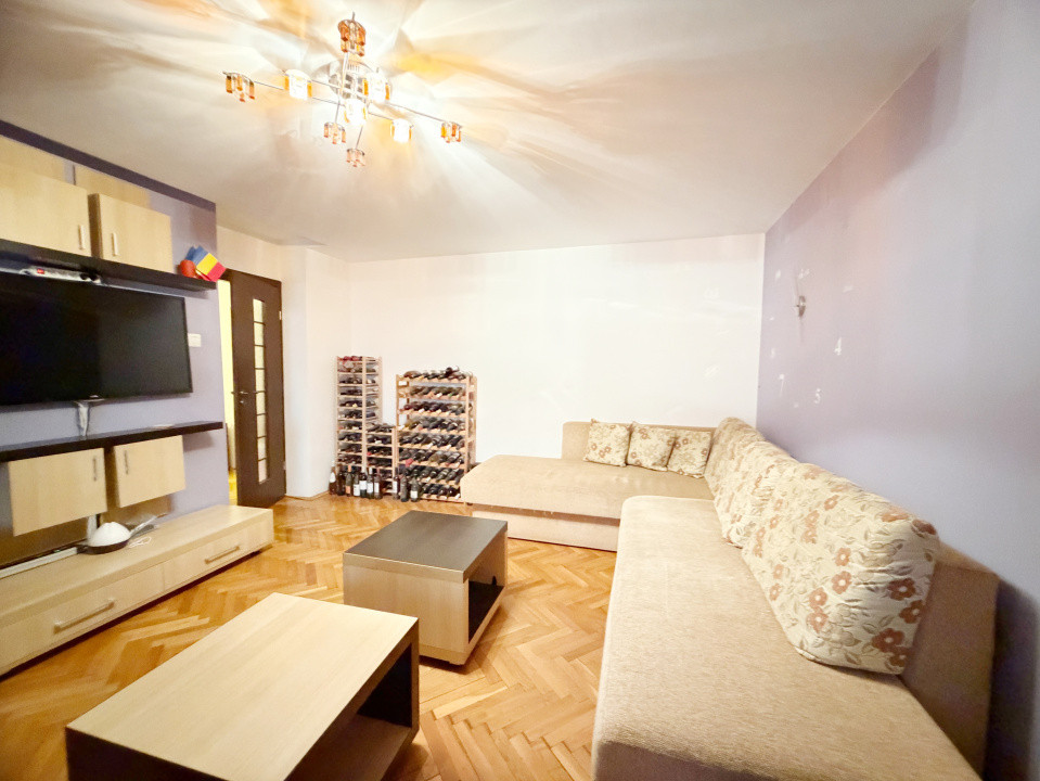 Apartament 4 camere, decomandat, etaj 3, zona Steaua 