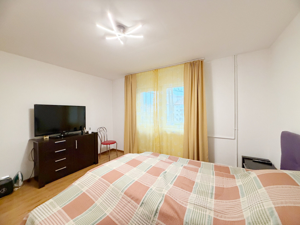 Apartament 4 camere, decomandat, etaj 3, zona Steaua 