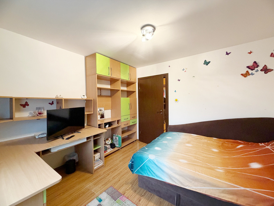 Apartament 4 camere, decomandat, etaj 3, zona Steaua 