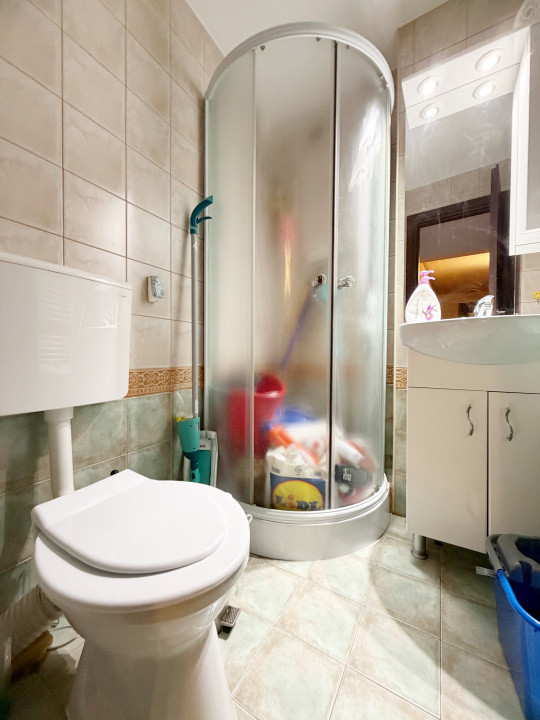 Apartament 4 camere, decomandat, etaj 3, zona Steaua 