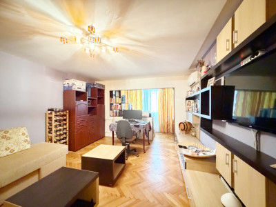 Apartament 4 camere, decomandat, etaj 3, zona Steaua 