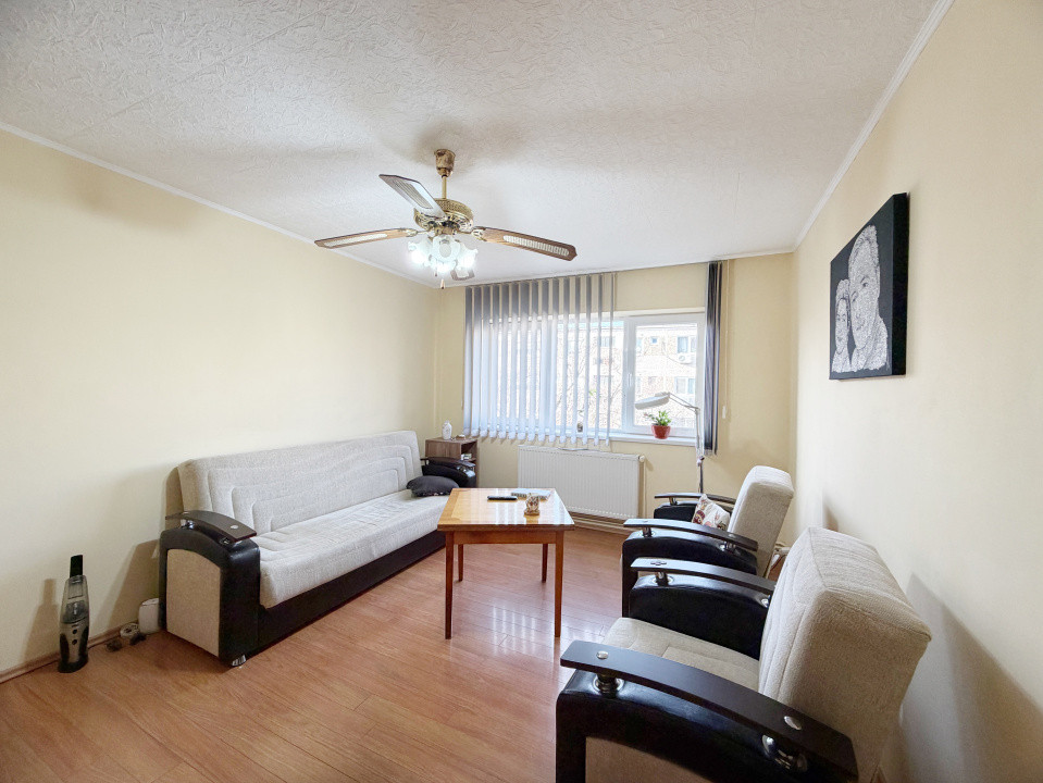 Apartament 3 camere, semidecomandat,  52mp utili, zona Dacia 