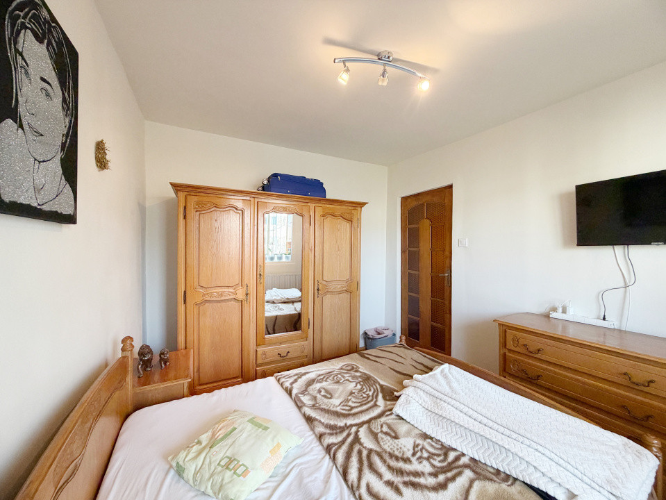 Apartament 3 camere, semidecomandat,  52mp utili, zona Dacia 