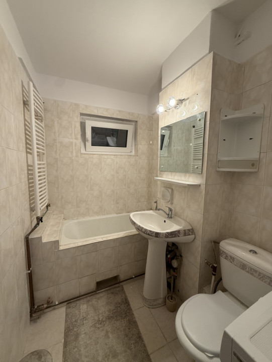 Apartament practic, 42 mp utili plus balcon, decomandat - Girocului