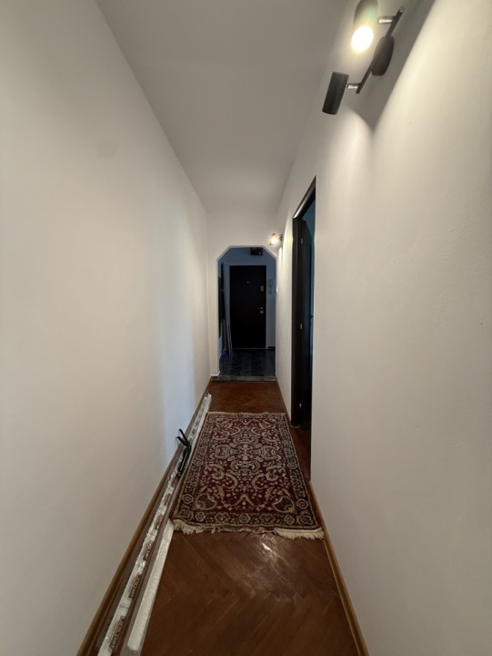 Apartament practic, 42 mp utili plus balcon, decomandat - Girocului