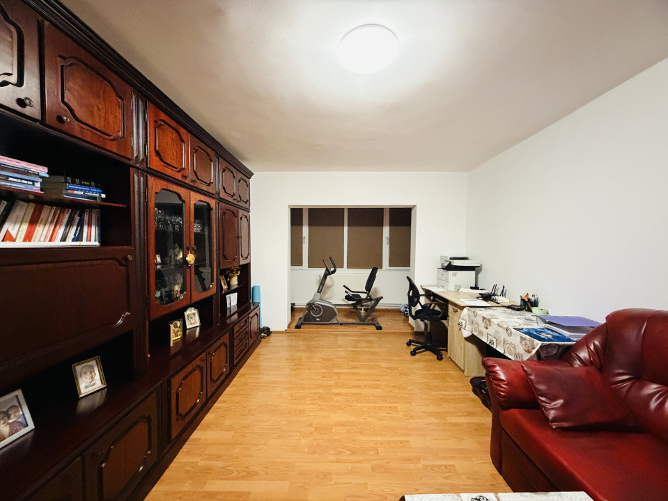 Apartament 3 camere, decomandat, 65mp utili, etaj 4, PIavat II