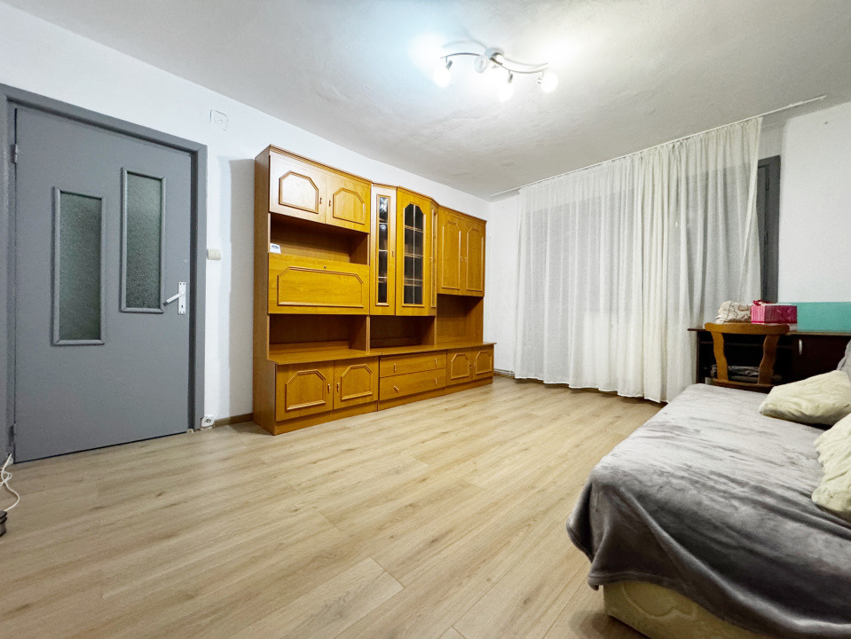 Apartament 2 camere, 50mp utili + balcon, etaj intermediar - Girocului