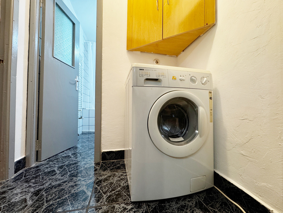 Apartament 2 camere, 50mp utili + balcon, etaj intermediar - Girocului