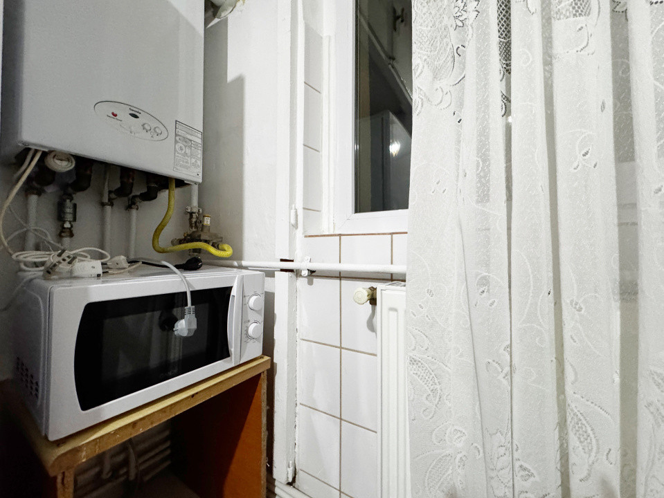 Apartament 2 camere, 50mp utili + balcon, etaj intermediar - Girocului