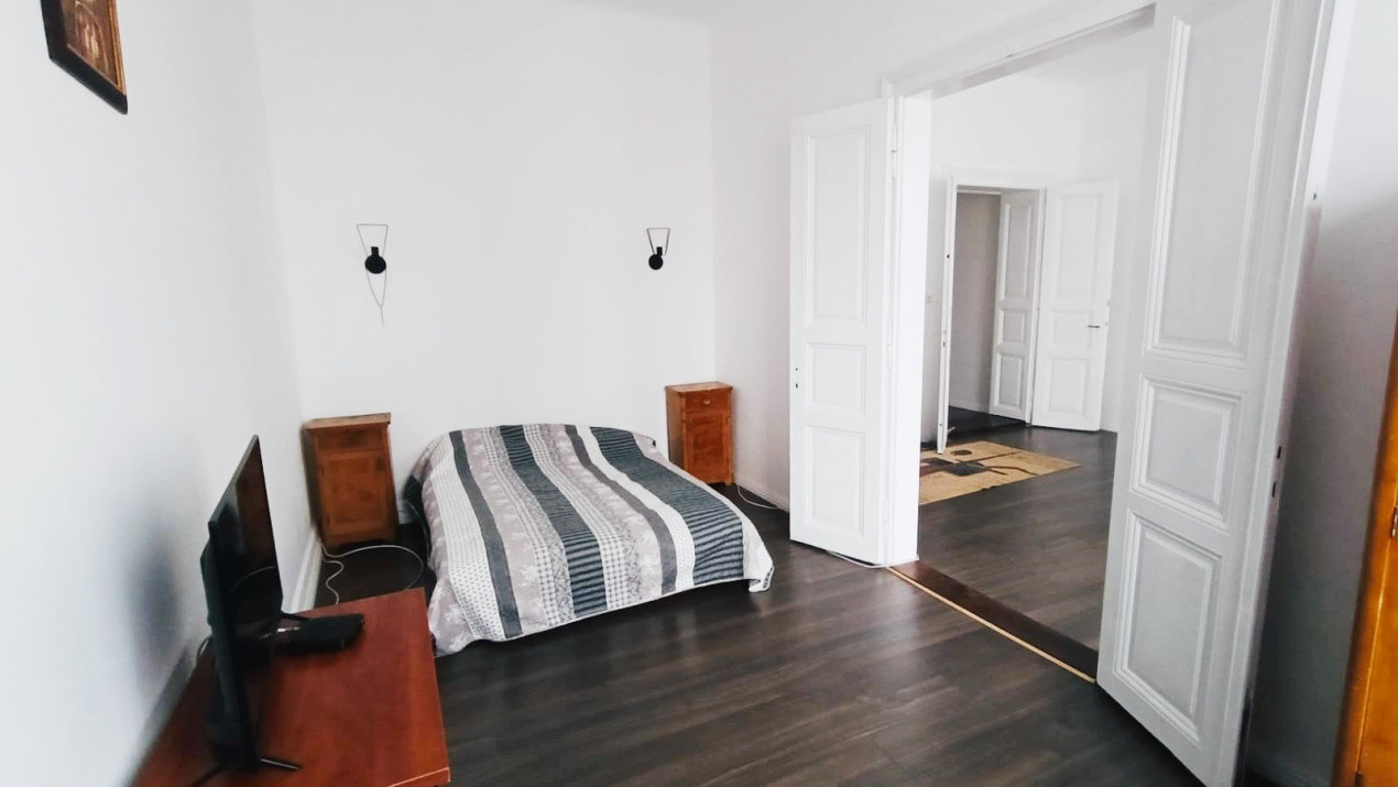 Apartament 3 camere, decomandat, 75mp, cladire istorica, zona Iosefin 