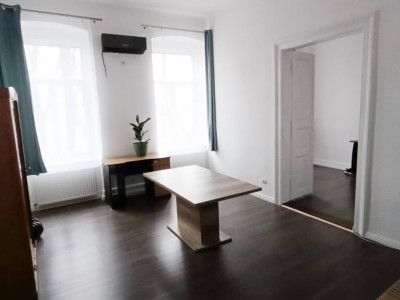 Apartament 3 camere, decomandat, 75mp, cladire istorica, zona Iosefin 