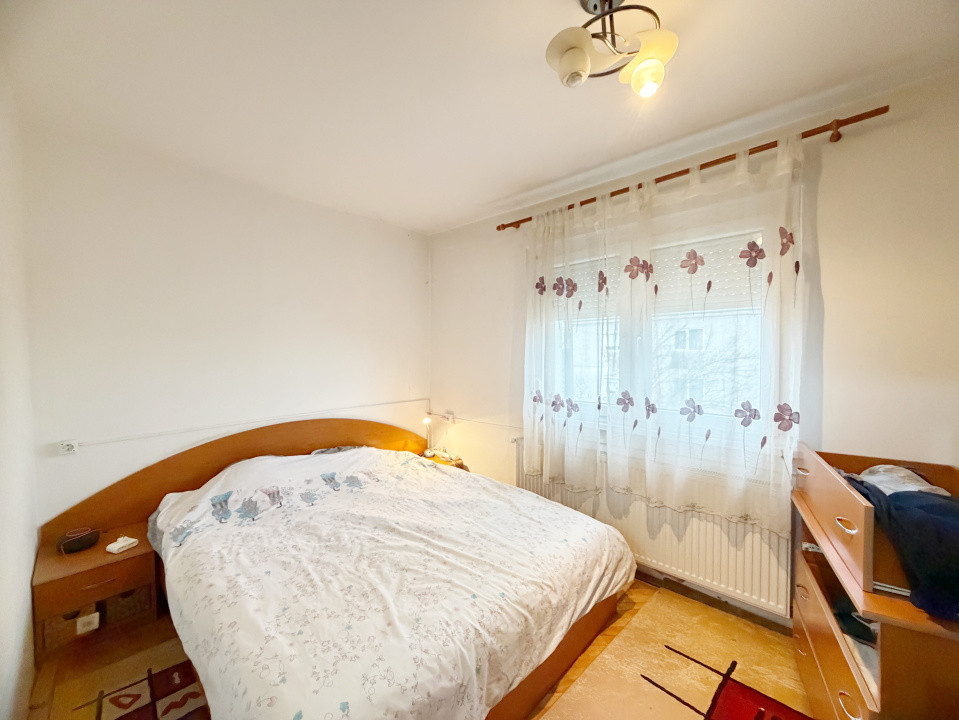 Apartament 3 camere, semidecomandat, 43mp utili, zona Piata Doina