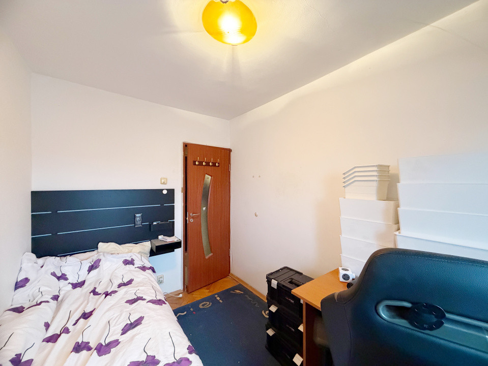 Apartament 3 camere, semidecomandat, 43mp utili, zona Piata Doina