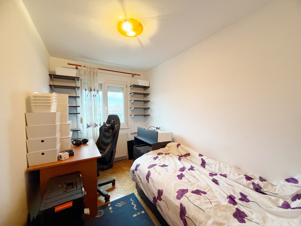 Apartament 3 camere, semidecomandat, 43mp utili, zona Piata Doina