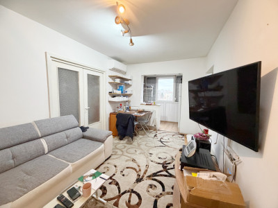 Apartament 3 camere, semidecomandat, 43mp utili, zona Piata Doina