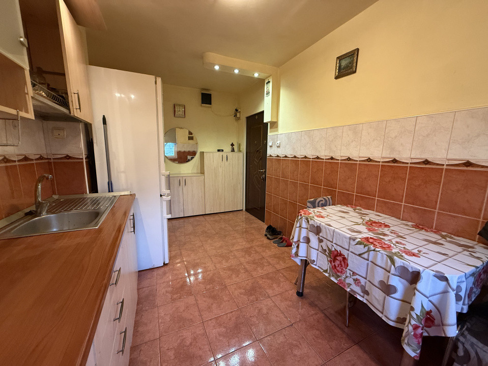 Apartament 2 camere, 45 mp utili + boxa  gemeroasa, parter - Dambovita