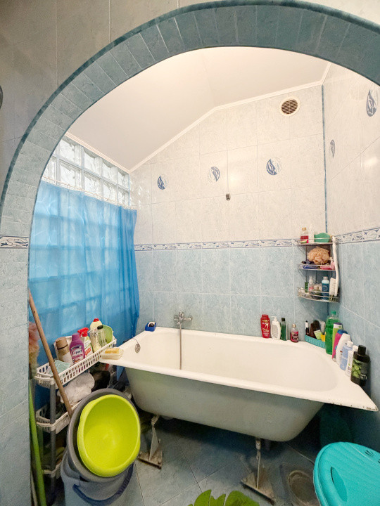 Apartament 4 camere, semidecomandat, 111mp, zona Complexul Studențesc