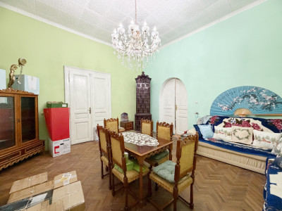 Apartament 4 camere, semidecomandat, 111mp - Complexul Studențesc