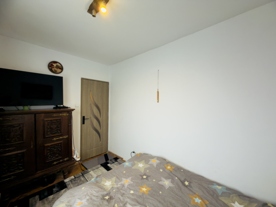 Apartament 3 camere, semidecomandat, 53mp utili, zona Girocului