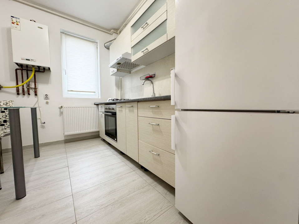 Apartament 2 camere, decomandat,48mp utili+4mp balcon, etaj 1/3-Giroc