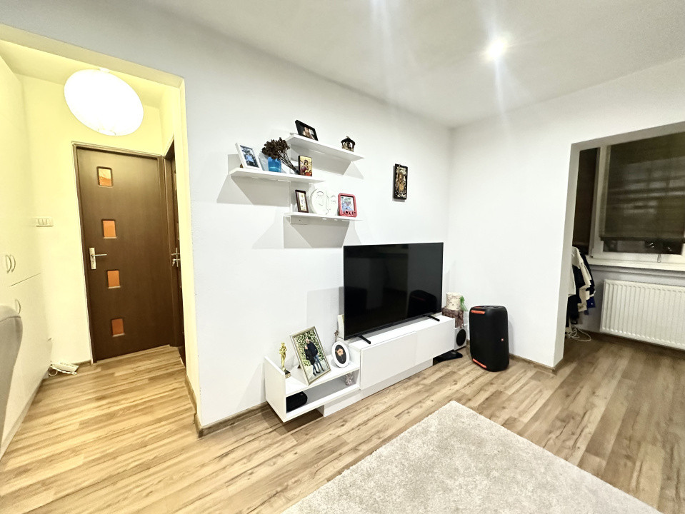 Apartament 3 camere, 73 mp utili, etaj 2 - zona Lipovei 