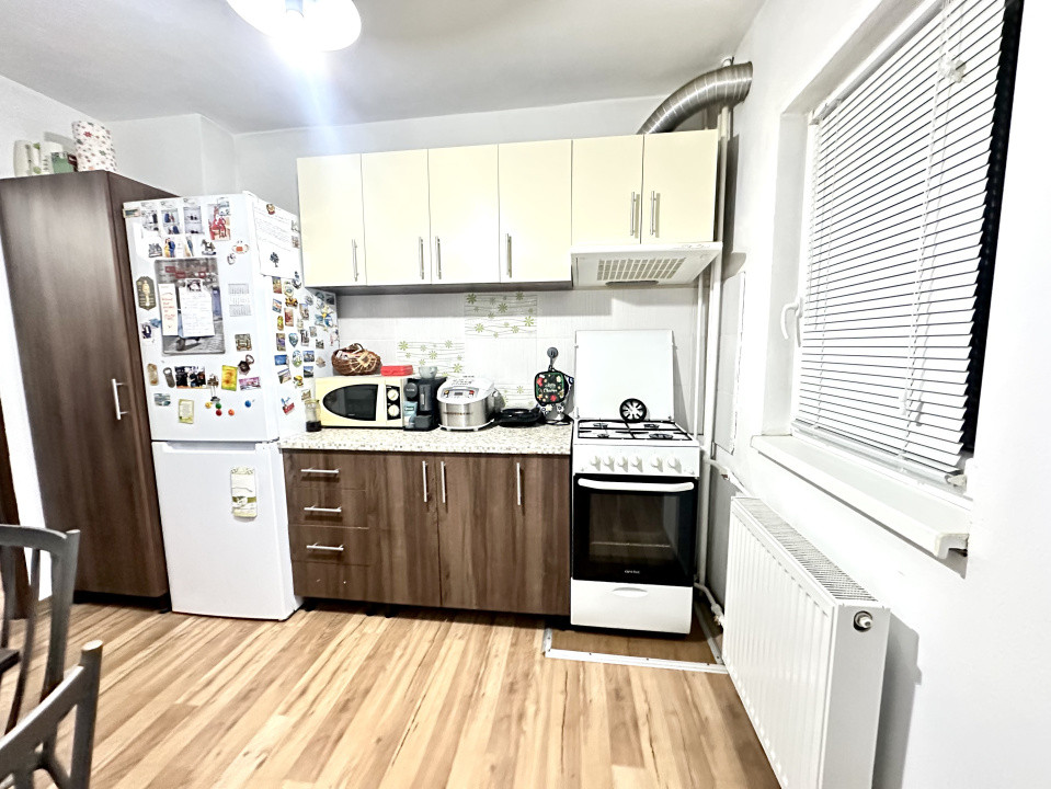 Apartament 3 camere, 73 mp utili, etaj 2 - zona Lipovei 