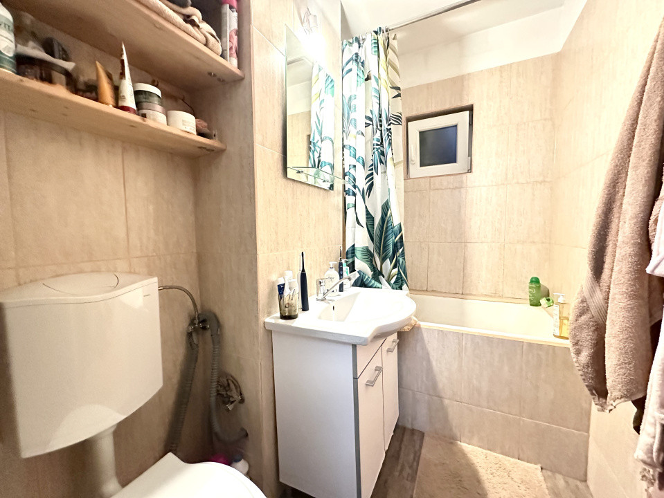 Apartament 3 camere, 73 mp utili, etaj 2 - zona Lipovei 