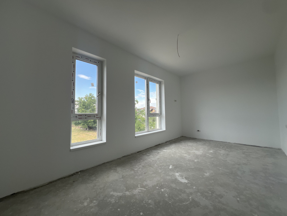 Duplex 4 camere, 100mp utili +12mp terasa, pozitie excelenta -Giroc 