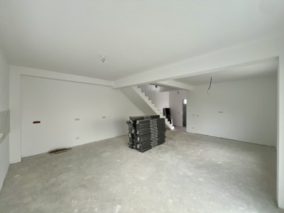 Duplex 4 camere, 100mp utili +12mp terasa, pozitie excelenta -Giroc 