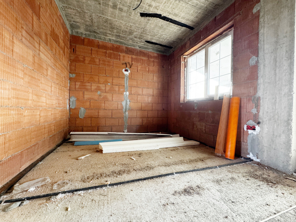 Duplex 3 camere 305mp teren, P+M, 95mp utili+15mp terasa -Calea Urseni