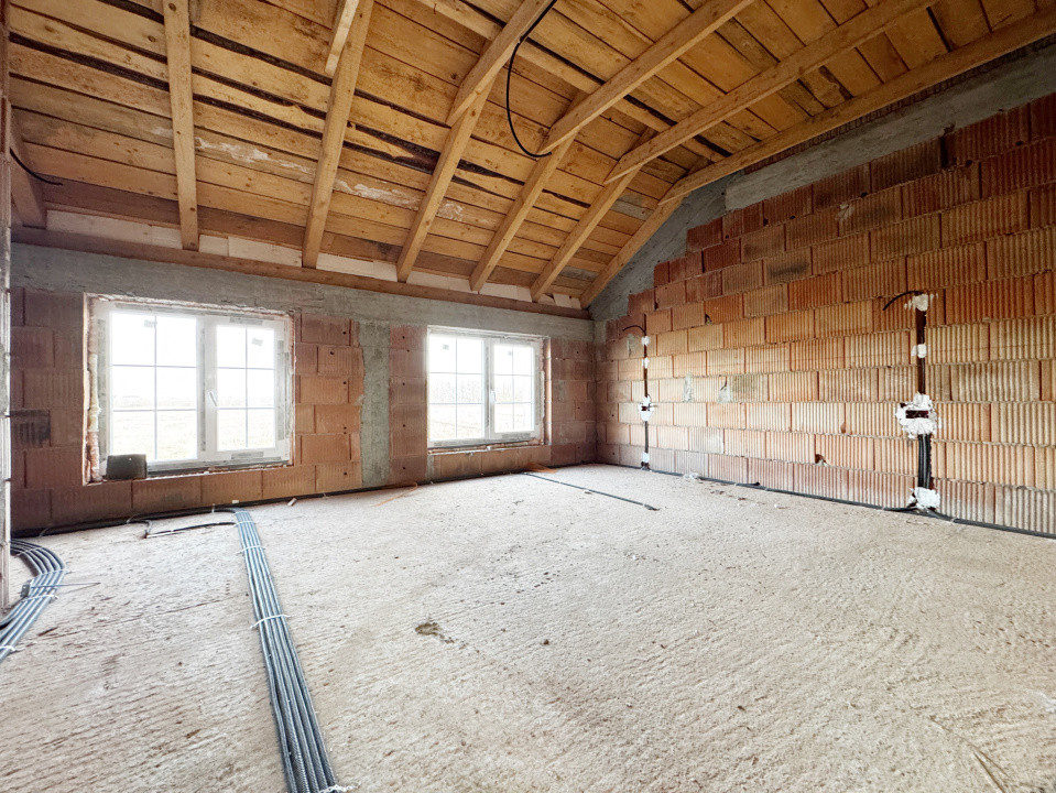 Duplex 3 camere 305mp teren, P+M, 95mp utili+15mp terasa -Calea Urseni