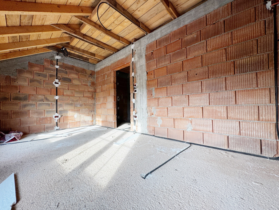 Duplex 3 camere 305mp teren, P+M, 95mp utili+15mp terasa -Calea Urseni