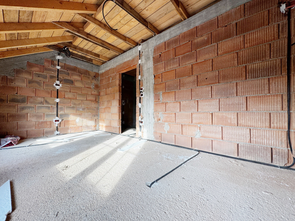 Duplex 3 camere 305mp teren, P+M, 95mp utili+15mp terasa -Calea Urseni