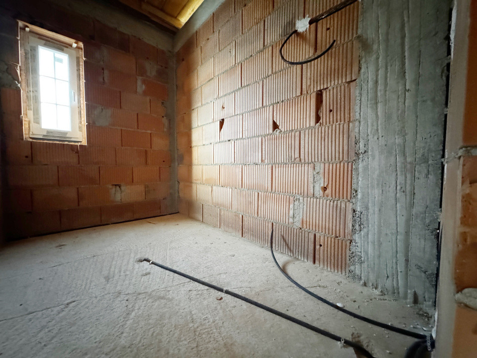 Duplex 3 camere 305mp teren, P+M, 95mp utili+15mp terasa -Calea Urseni