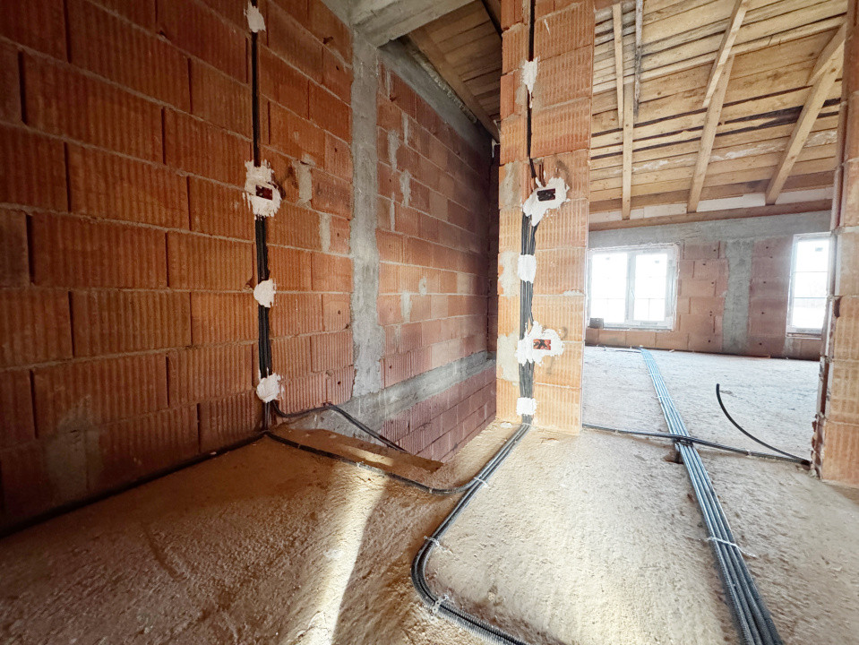 Duplex 3 camere 305mp teren, P+M, 95mp utili+15mp terasa -Calea Urseni