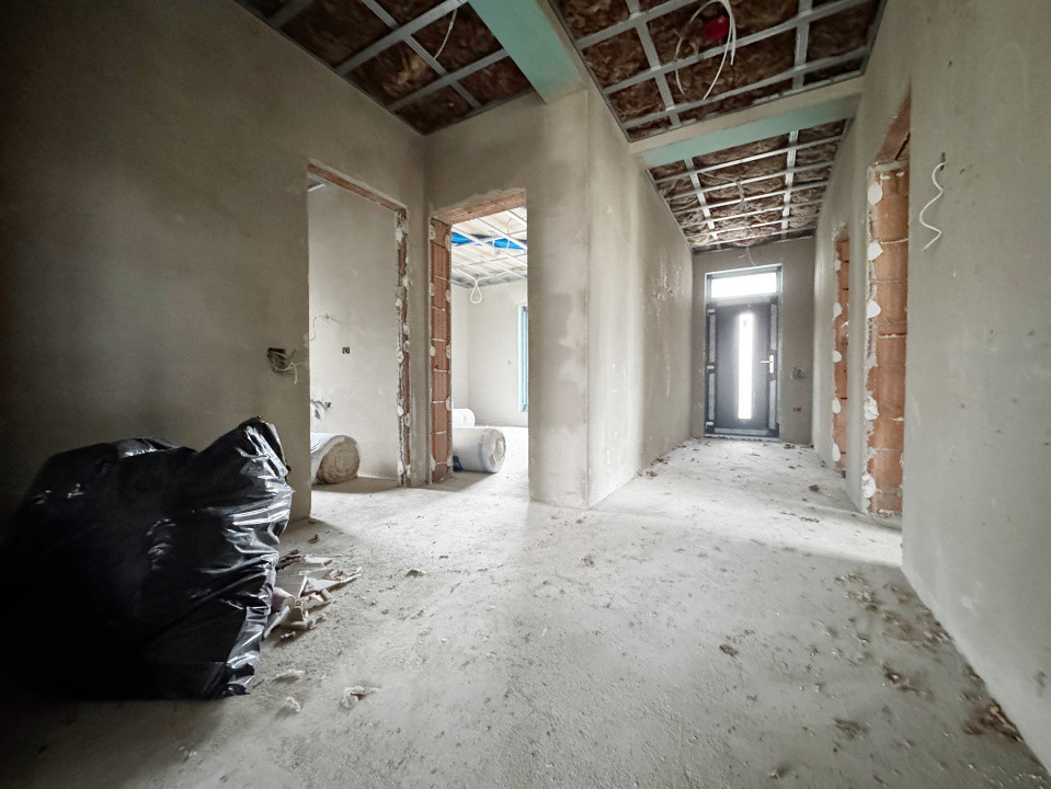 Casa individuala 4 camere, 604mp teren, 137mp utili - Mosnita Noua