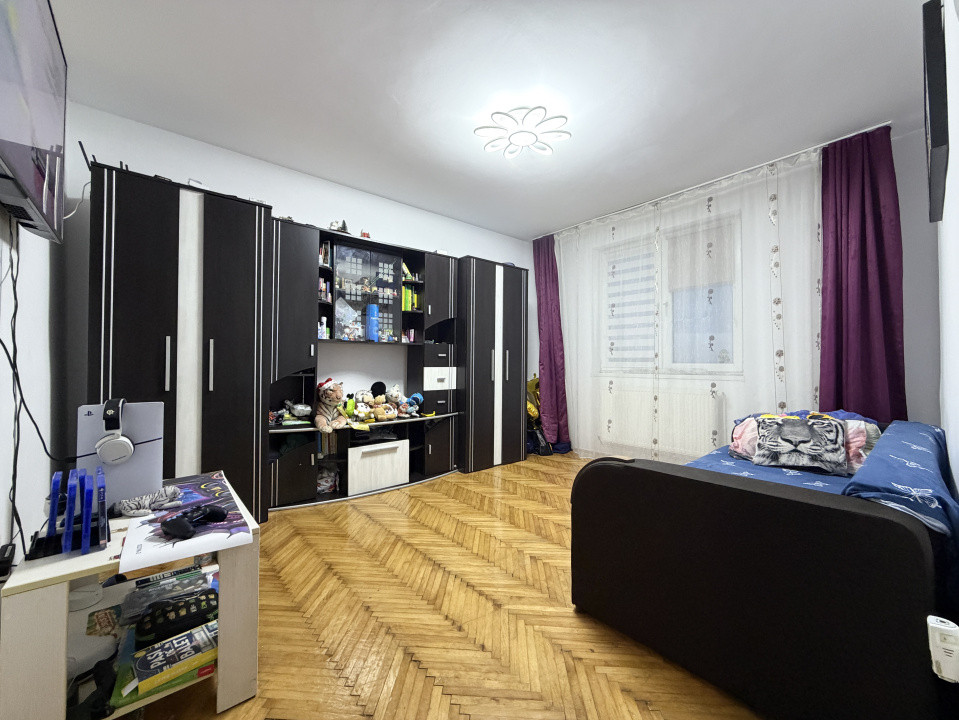 Apartament 3 camere, decomandat, 64mp utili, etaj 3 - Piata Doina
