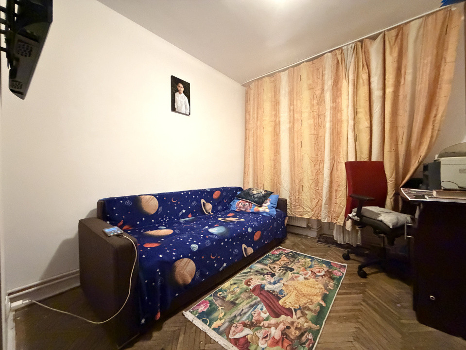 Apartament 3 camere, decomandat, 64mp utili, etaj 3 - Piata Doina