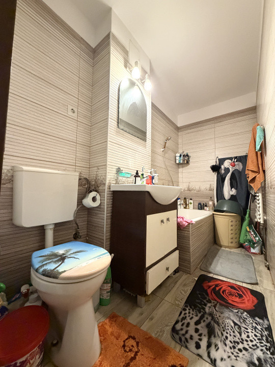 Apartament 3 camere, decomandat, 64mp utili, etaj 3 - Piata Doina