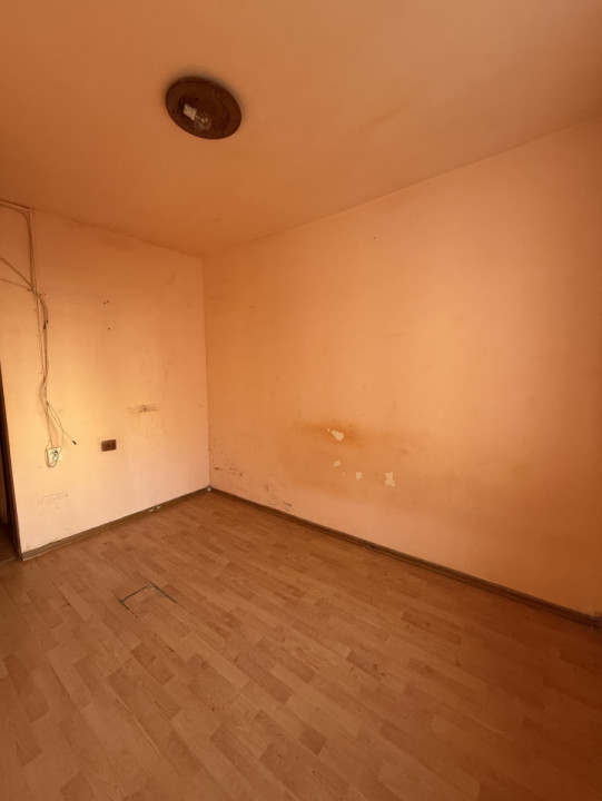 Garsoniera practica, 13 mp, etaj 2 - zona Girocului