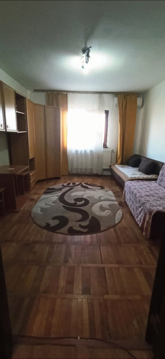 Garsoniera 21 mp, etaj 4 - zona Blascovici