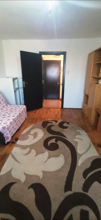 Garsoniera 21 mp, etaj 4 - zona Blascovici