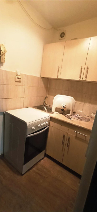 Garsoniera 21 mp, etaj 4 - zona Blascovici