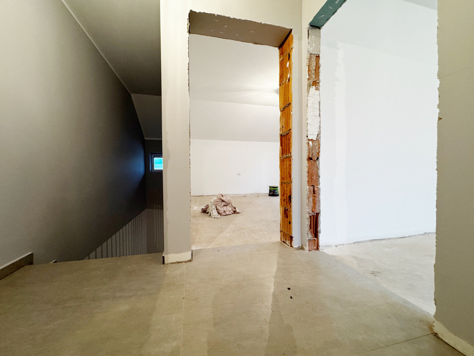 Duplex 4 camere, 95mp utili + 14mp terasa, 270mp teren, Mosnita Noua