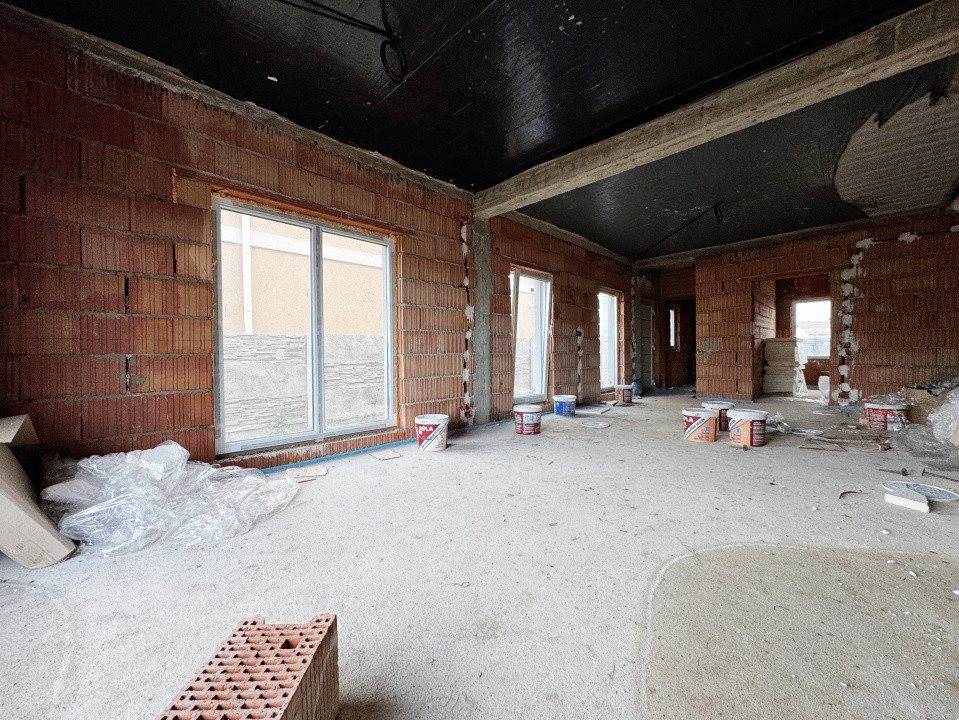 Duplex despartit prin camera tehnica, 121mp utili,350mp teren -Mosnita